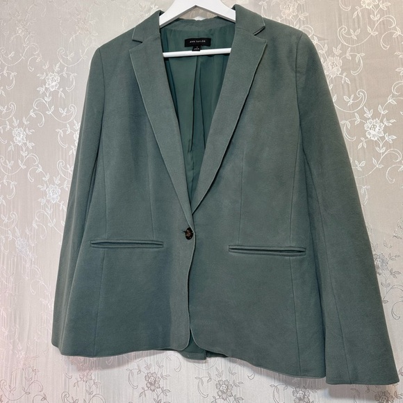 Ann Taylor Hutton Blazer in Twill Dusty Willow Green Size 8 - Picture 4 of 8